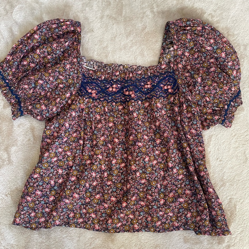 Doen floral top.  Size XS